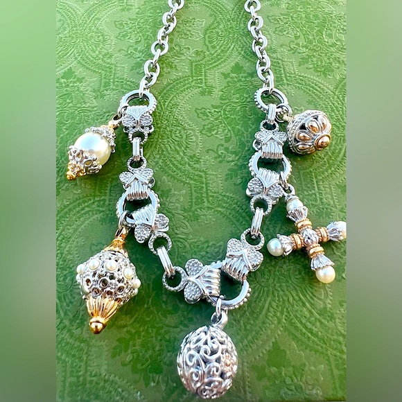 Gold and silver-plated charm necklace with imitation pearls - Picture 3 of 4